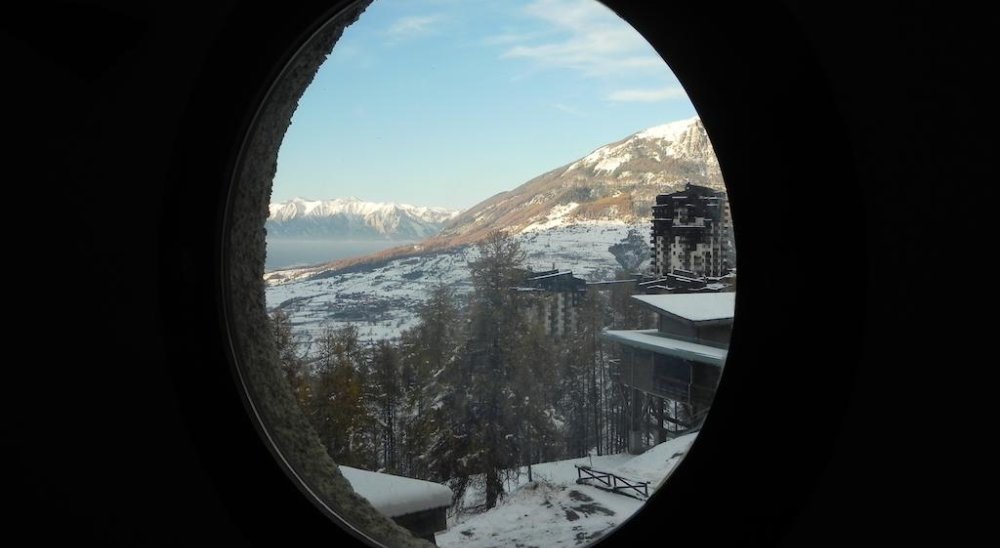 slideshow image