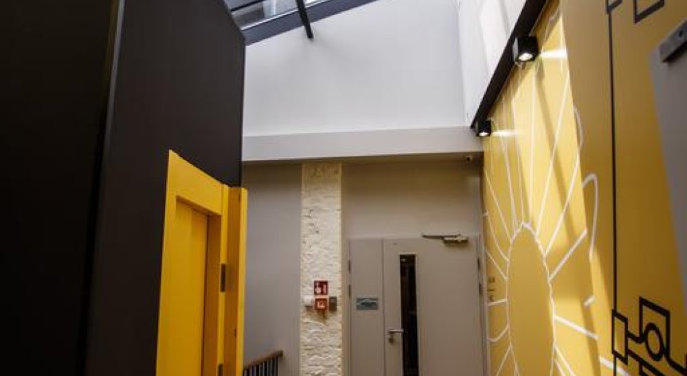 slideshow image